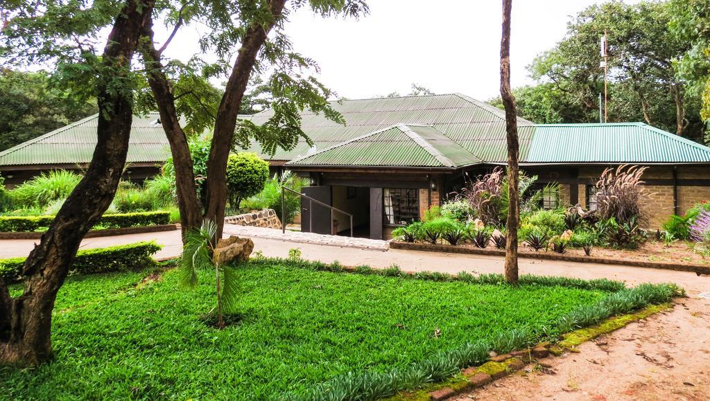 Hotel Woodlands Lilongüe Exterior foto