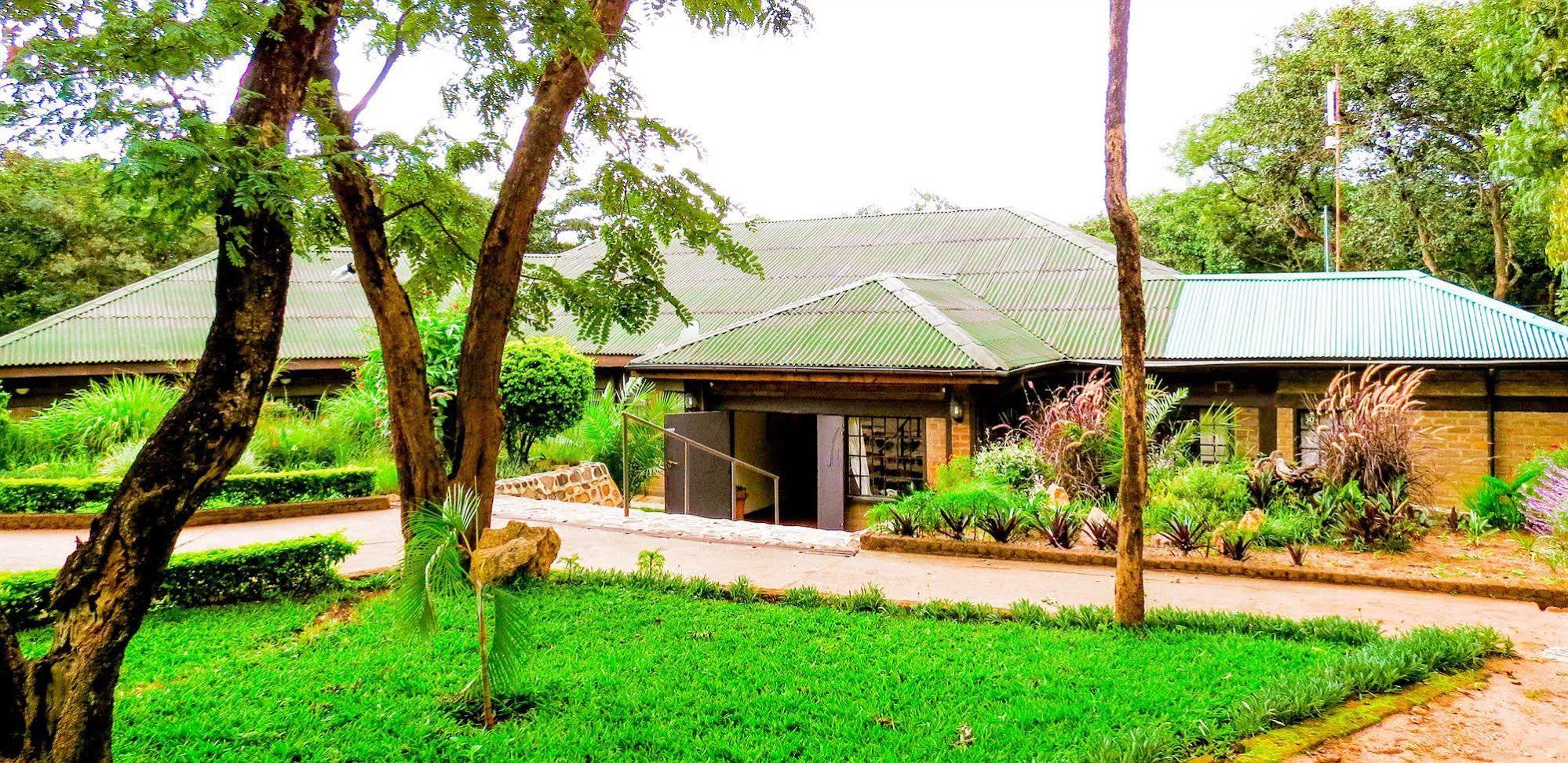 Hotel Woodlands Lilongüe Exterior foto